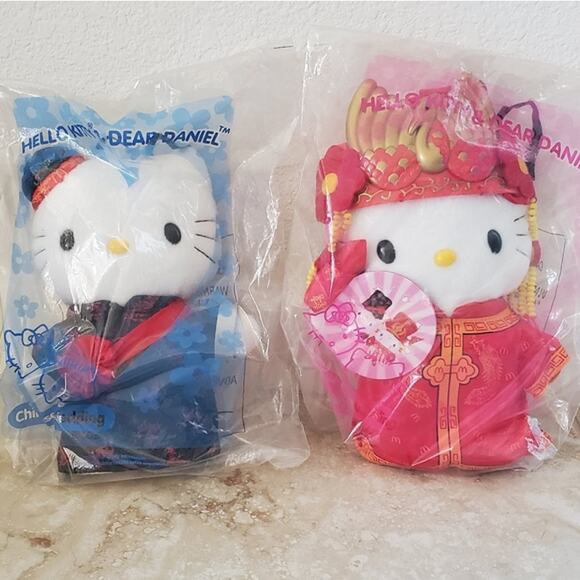 Hello Kitty & Dear Daniel Chinese Wedding plush set - Picture 1 of 3